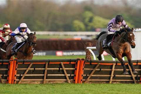 Paul Nicholls takes Challow Hurdle again as Stage Star shines brightest in Newbury Grade 1