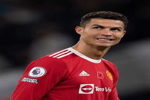 Cristiano Ronaldo joins Man Utd WhatsApp group and involved in banter with younger stars in bid to..