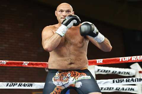 ‘Close to bare-knuckle’ – Tyson Fury urged to ‘man the f*** up’ and fight Francis Ngannou in 4oz..