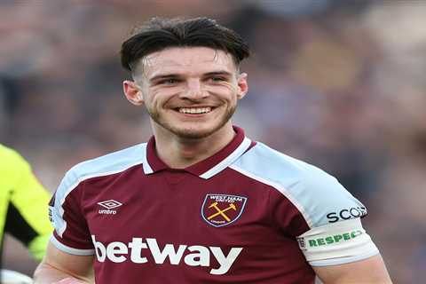 Chelsea ‘will have to offload Ngolo Kante to land Declan Rice’ as they battle Man Utd in transfer..