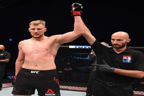 Alexander Volkov is REFUSING to leave Russia despite Dana White’s efforts to bring him to England..