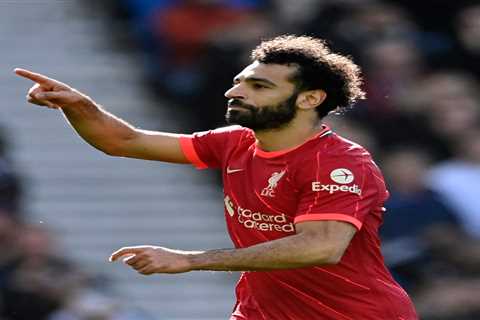 Mo Salah must choose between becoming Liverpool idol and money, says Ferdinand amid star’s contract ..