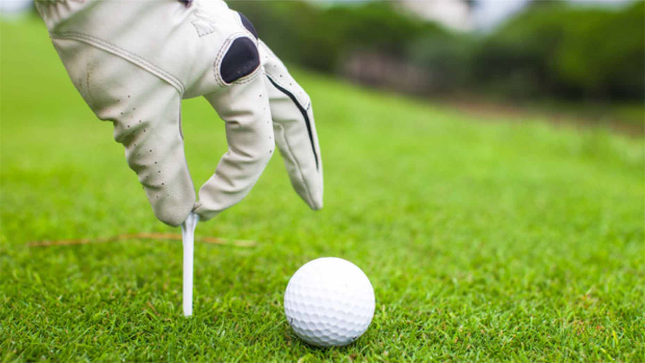 The Etiquetteist: Is it legal (and ethical?) to use a tee as a ball marker?
