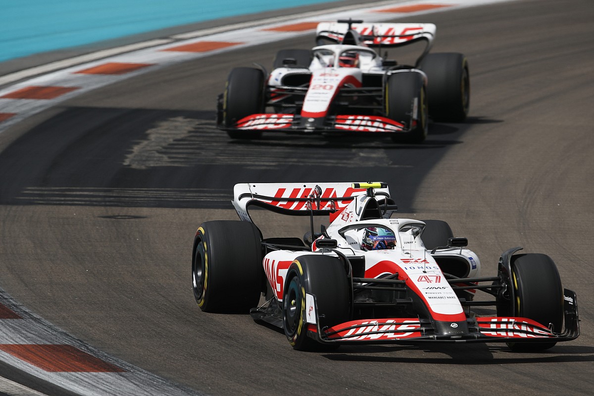 Haas’ Steiner frustrated after Miami F1 points “go down the drain”