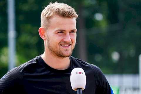 Matthijs de Ligt responds to Manchester United transfer speculation