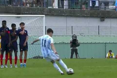 Man Utd prodigy ​Alejandro Garnacho sends fans wild with insane free-kick for Argentina U20