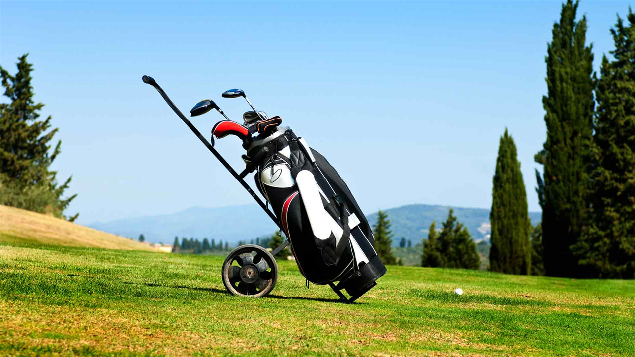 Rules Guy: What do you do if your ball is deflected by a rogue pushcart?