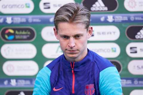 What Frenkie de Jong has told team-mates about joining Manchester United as Barcelona consider..
