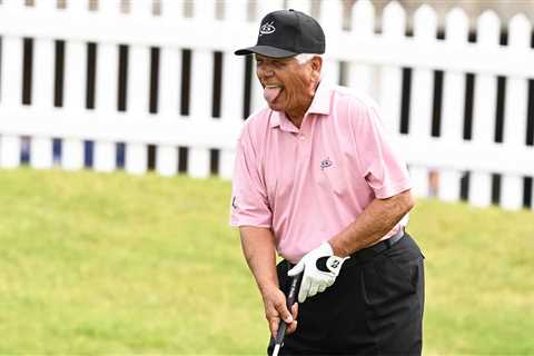 Lee Trevino was asked what is important in putting. He talked about kittens. 