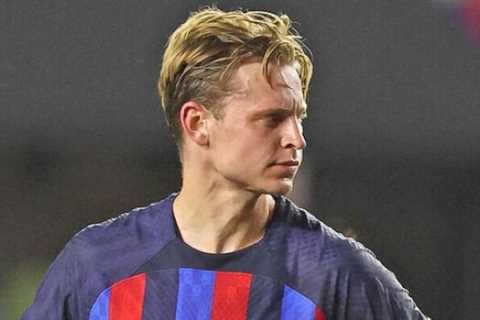 Manchester United are getting help on Frenkie de Jong transfer from four players