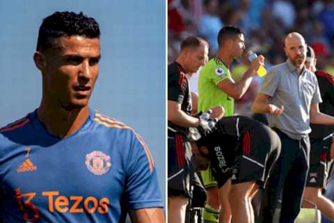 Cristiano Ronaldo disagreeing with Erik ten Hag’s tactics in Manchester United training