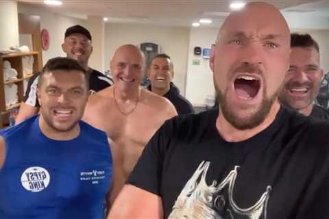 Fans are all saying the same thing as Tyson Fury shares gym photo with team and topless dad Big John