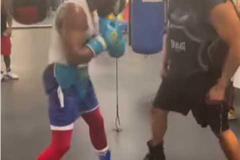 ‘He really doesn’t stop’ – Watch Floyd Mayweather, 45, in training with boxing legend set to fight..