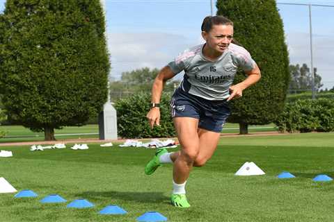 Big crowds ‘should be the standard going forward’, says Arsenal’s Katie McCabe ahead of WSL..