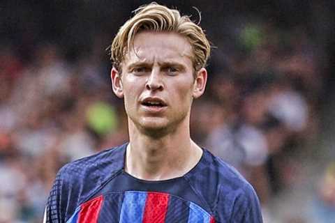 Frenkie de Jong ‘angry at Barcelona’ to give Man Utd fresh hope of transfer