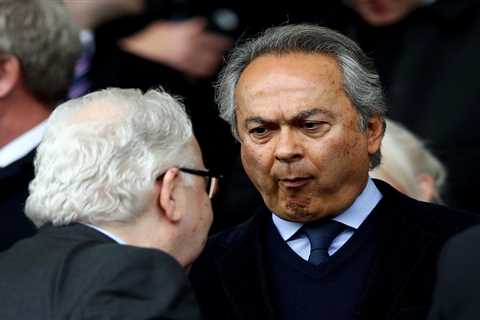 Everton owner Farhad Moshiri ‘in advanced talks to sell club for £400m to little-known US investor..
