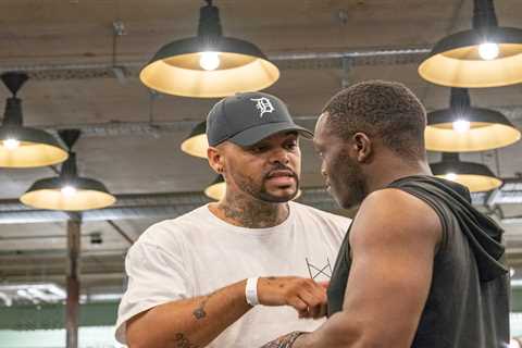 ‘I’ve seen holes in his game’ – Floyd Mayweather was ‘uncomfortable’ in last win as Deji’s coach..