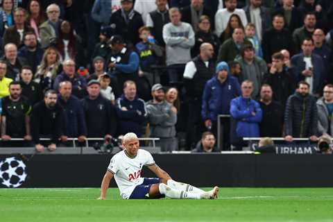 Richarlison in World Cup doubt for Brazil after coming off injured with calf problem in Tottenham..