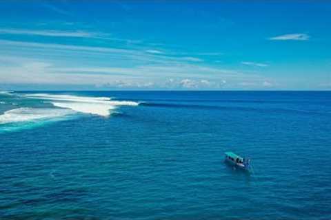 THE WORLD''''S BEST SURFING LOCATION l INTERMEDIATE WAVES