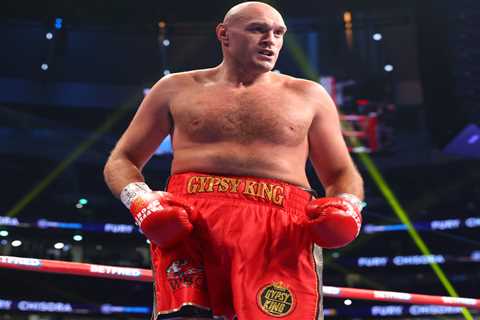 Tyson Fury calls Oleksandr Usyk and ‘old man’ with ‘250,000 miles on his clock’ as he breaks down..