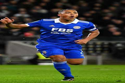 Arsenal prepared to wait and steal Youri Tielemans on free transfer but risk losing Leicester..