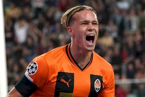 Mykhaylo Mudryk: Shakhtar Donetsk chief names Man United ace used as benchmark in Arsenal and..