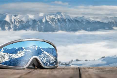 How to Clean Ski Goggles