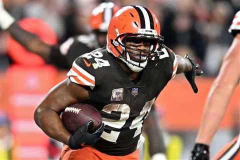 NFL World Reacts To Nick Chubb Rumor