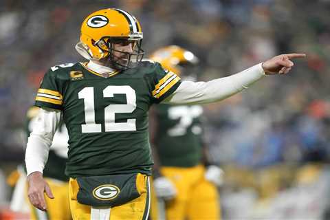 Aaron Rodgers Is Reportedly ‘Open’ To Going To 1 NFL Team