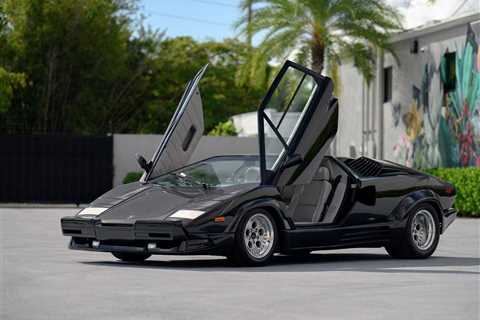 Lamborghini Countach with 155 miles, original tires heads to auction