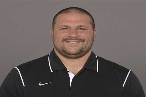 Report: Giants lose assistant OL coach Tony Sparano Jr. to Colts