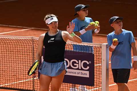 Bouchard Keeps Rolling, Fernandez stunned by 15-year-old Andreeva in Madrid