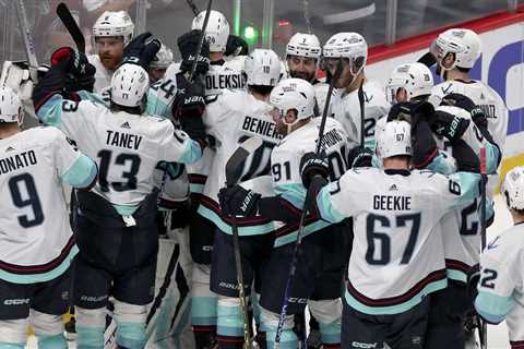 Seahawks players congratulate Kraken on historic upset of Avalanche in Stanley Cup Playoffs