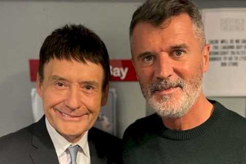 Roy Keane’s arm leaves fans confused as he poses for snap with snooker icon Jimmy White