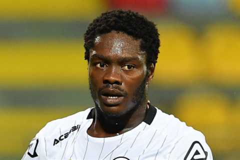 Emmanuel Gyasi is an important player for us – Spezia manager Leonardo Semplici insists