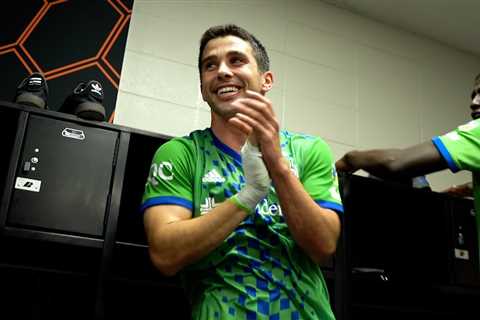 Sounders sing Jingle Bells following road win at Houston Dynamo