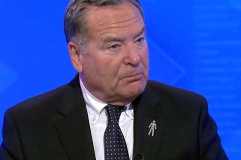 Jeff Stelling slams Martin Keown as he leaps to Martin Tyler’s defence after Arsenal icon’s..