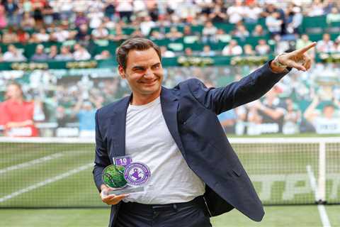 Wimbledon legend Roger Federer stuns fans with his ‘second career’ as performs on stage with..