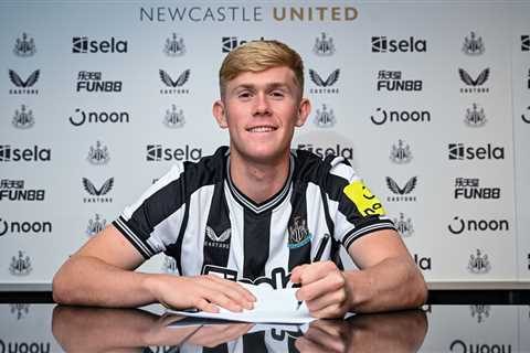 Confusion over Lewis Hall transfer as fans spot key difference in Newcastle and Chelsea's statement