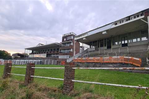 'Spooky' abandoned racecourse left to rot as heartbroken fans mourn loss of iconic track