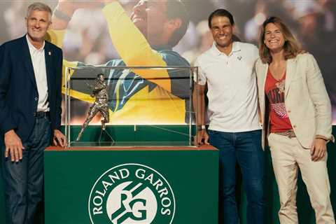 Nadal Receives Replica Of Roland Garros Statue