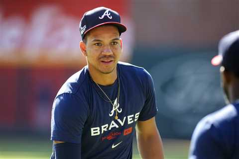 Braves Outright Ehire Adrianza To Triple-A