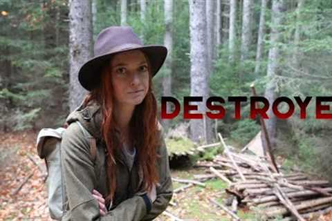 😠Insane secretly photographs me, destroys my bushcraft camp😢 and leaves a creepy message😖