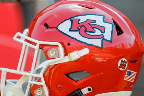 Chiefs Release Notable WR From Roster