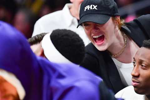 LOOK: Emma Stone greets the Suns bench and other pictures of the day in the NBA