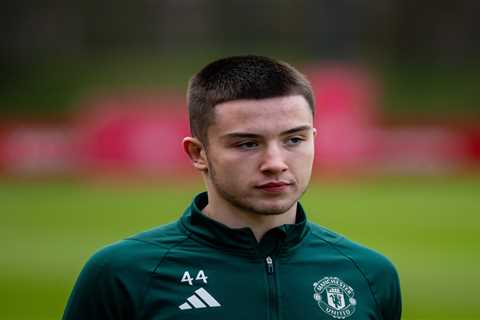 Manchester United Set to Loan Dan Gore to League One Clubs