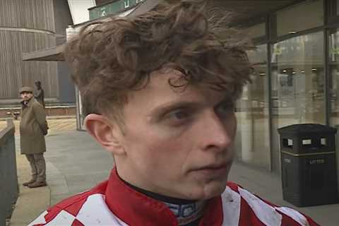 Top Jockey Nico de Boinville Replaced at Cheltenham After Doctor's Warning