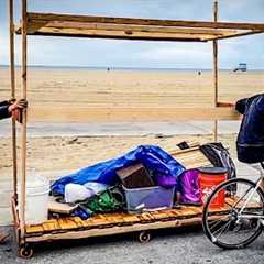 Gettin'' Out of Dodge: Daisy Wheels Her Tiny Home from Venice to Santa Monica