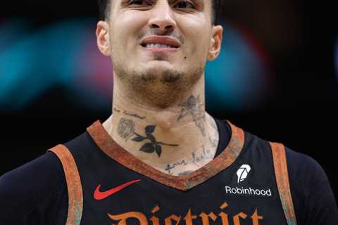 LOOK: Kyle Kuzma's neck tattoos and other pictures of the day in the NBA