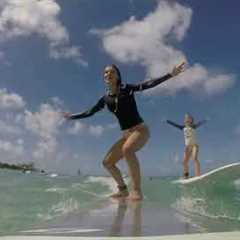 Surf lessons for beginners Hawaii Waikiki beach